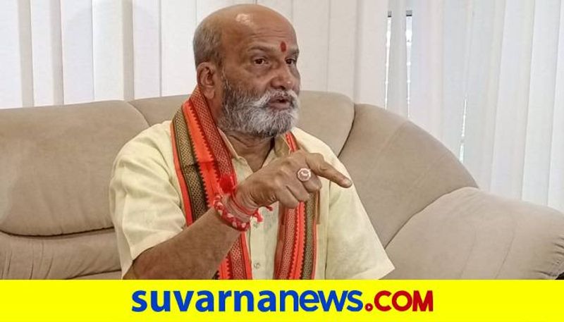 Do not purchase any items from Muslims during Ganesh Chaturthi Says Pramod Mutalik grg