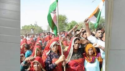 राजस्थान के वीर सपूत को सैल्यूट करने उमड़ी भीड़, पत्नी ने हाथ में तिरंगा लेकर पति को दी विदाई तो हर कोई रोया