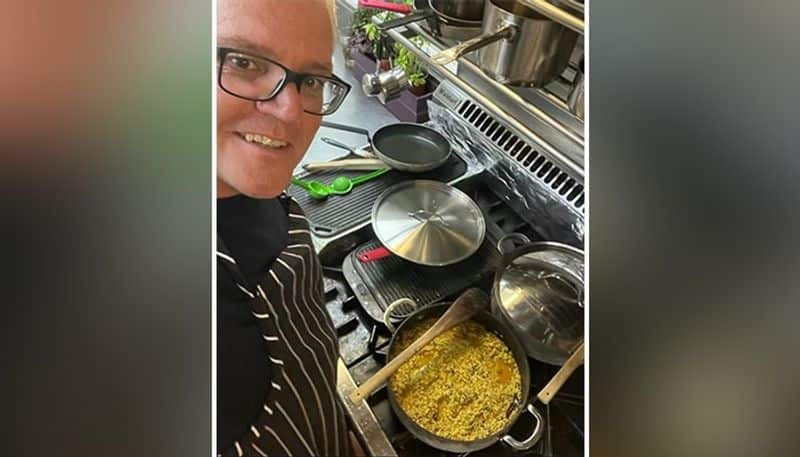 Australian PM Scott Morrison cooks khichdi from PM Modi s Gujarat to celebrate trade deal with India gcw