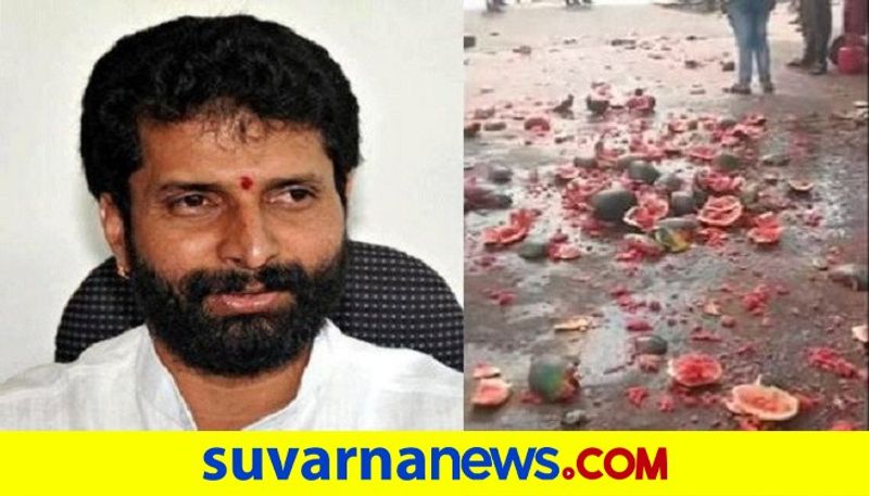 BJP Leader CT Ravi Bat For Hindu activist Who vandalized muslim-shops In Dharwad rbj