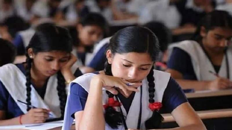 Rajasthan Board Class 12th examination is all about eulogizing Congress, here are viral pics of question paper