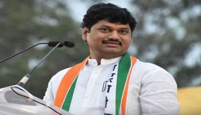 महाराष्ट्र सरकार के कैबिनेट मंत्री धनंजय मुंडे को हार्ट अटैक, आनन फानन में कैंडी अस्पताल में कराया एडमिट