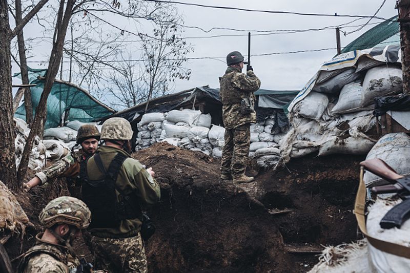 Mariupol deadline expires as West promises more arms; Russia awaits Ukraine response on peace talks-dnm