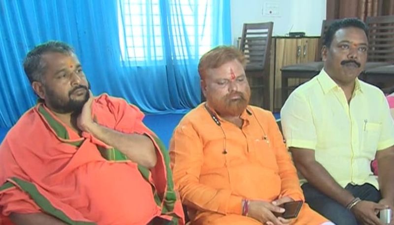 Makhanapura Someshwara Swamiji Supports KS Eshwarappa Over Santosh Suicide Case gvd