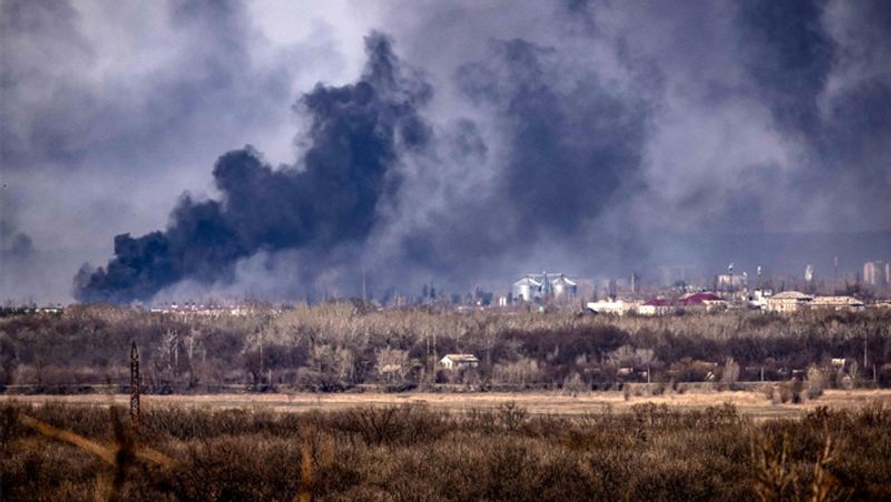 Russia targets Ukrainian cities, more troops march into war-dnm