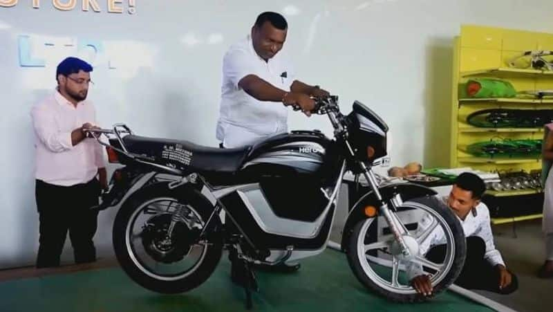 GoGo A1 electric conversion kit for the Hero Splendor bike approved in India