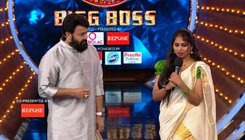 bigg boss malayalam season 4 shalini nair to mohanlal after eviction