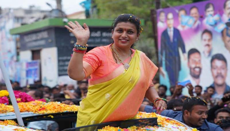 Missing mobile phone of Roja creates commotion