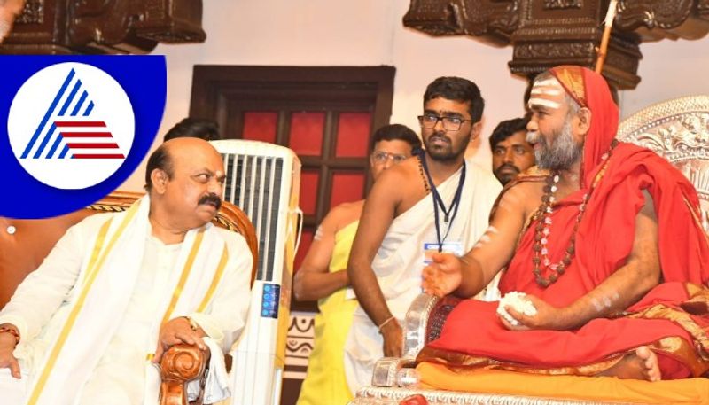 Chief minister basavaraj bommai visited hariharapura mutt in chikkamagaluru gow