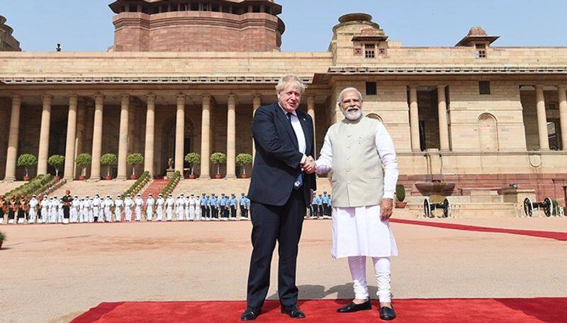 Thank you for fantastic welcome UK PM Boris Johnson after receiving Guard of Honour gcw