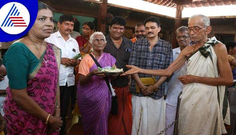 80 years old Woman 1 Lack Rs Donate to Temple From Her Begging Money in Mangaluru grg