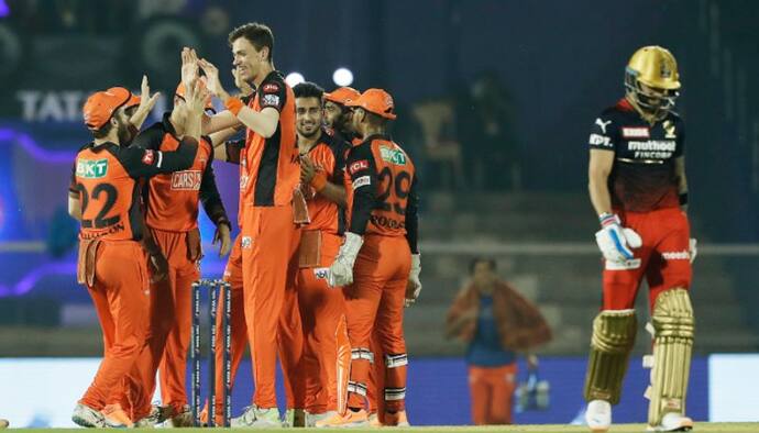 RCB vs SRH- সানরাইজার্সের দুরন্ত বোলিংয়ে ধরাশায়ী আরসিবি, ৬৮-তে অলআউট ফাফ ডুপ্লেসির দল