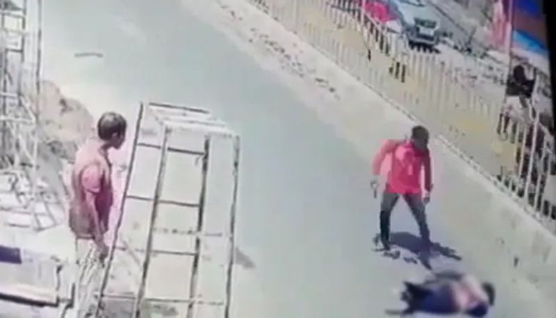 On Camera Man Stabbed To Death On Busy Road