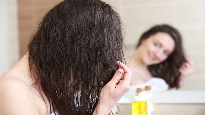 Hair care tips: तेल या सिरम बालों के लिए कौन सा है ज्यादा फायदेमंद, आज तक आप हम तो नहीं कर रहे थे भूल