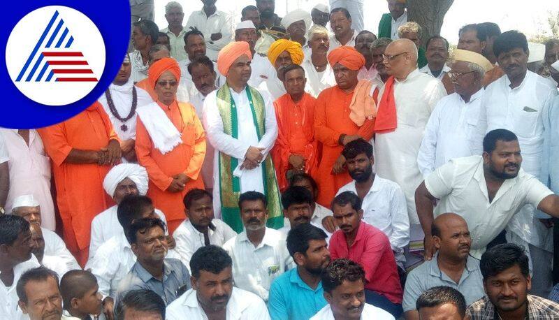 high drama in Naragunda clash between Dingaleshwara shree and Minister cc Patil akb