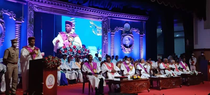 321 Students Gets Gold medal In Bengaluru VV 56th convocation rbj