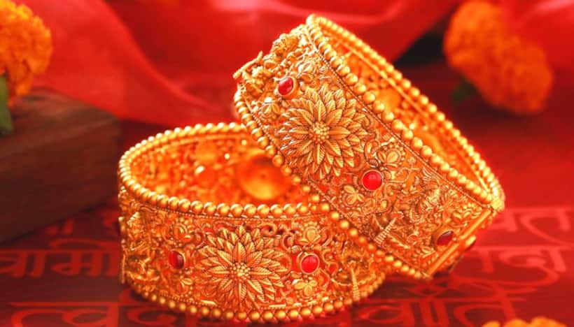 Gold Price: सोने और चांदी के भाव में गिरावट  फटाफट खरीद ले मनपसंद ज्वैलरी, जानें क्या है लेटेस्ट रेट