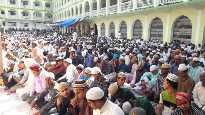 Ramadan is celebrated all over Tamil Nadu .. Political party leaders greet