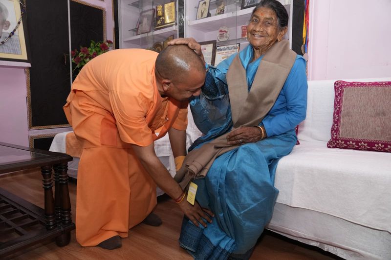 Uttar Pradesh CM Yogi Adityanath Meets Mother Savitra Devi after 28 years in Uttarakhand ckm