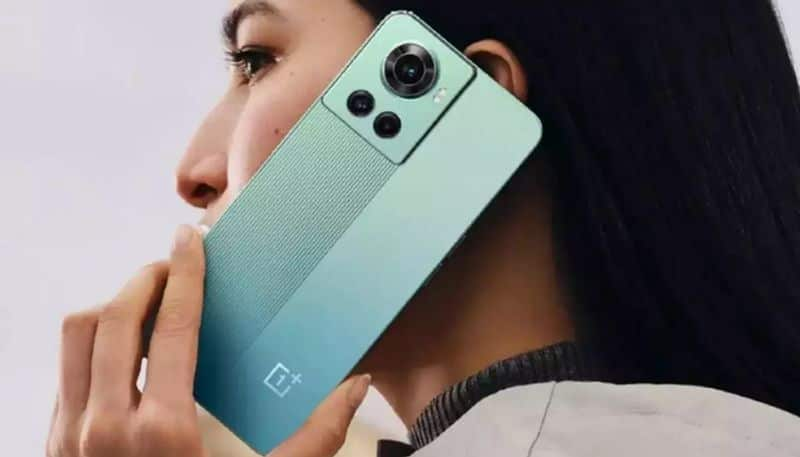 Oneplus 8t software update issue damaged mobile screen YouTuber alleged oneplus scam