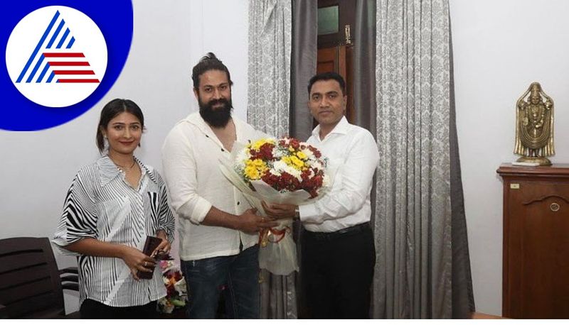 KGF Star Yash and wife Radhika Meets Goa CM Pramod savant in Panaji akb