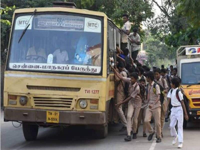 Transport department instructs driver to file police complaint against students traveling on bus stairs