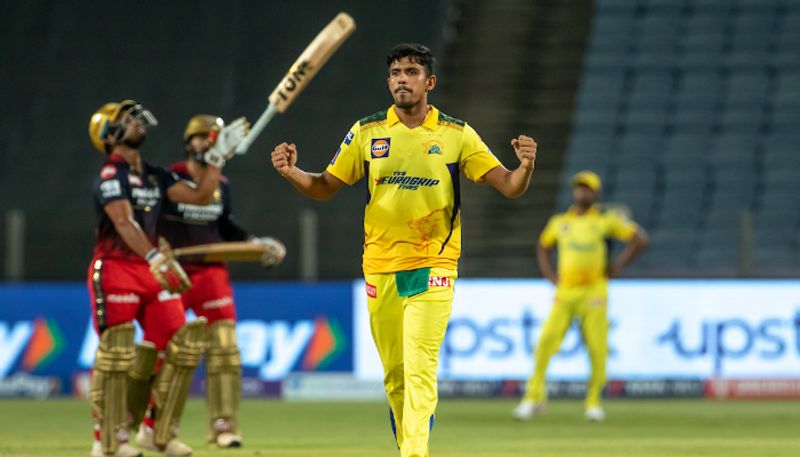 IPL 2022: Royal challengers Bangalore sets 174 Target to Chennai Super Kings 