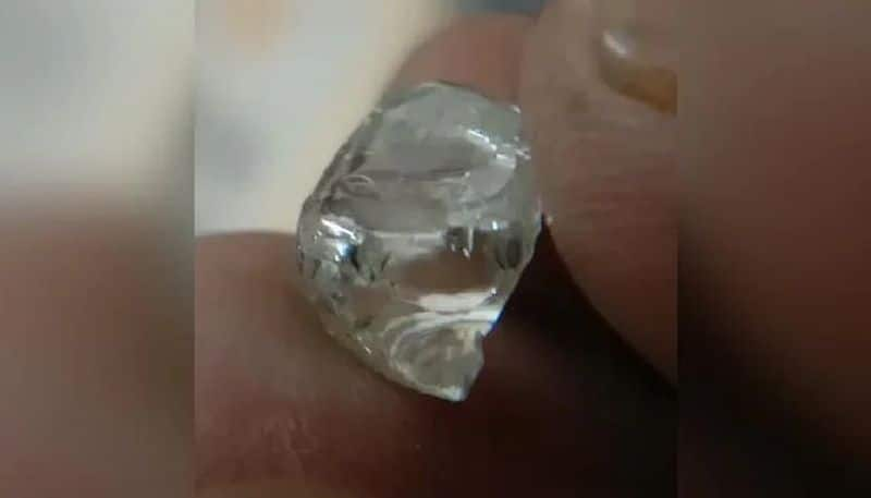 farmer got diamond which costs more than 50 lakh from panna mine