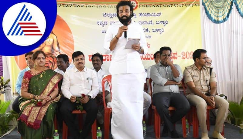 Minister Sriramulu pays for the development of the mosques in ballari gvd