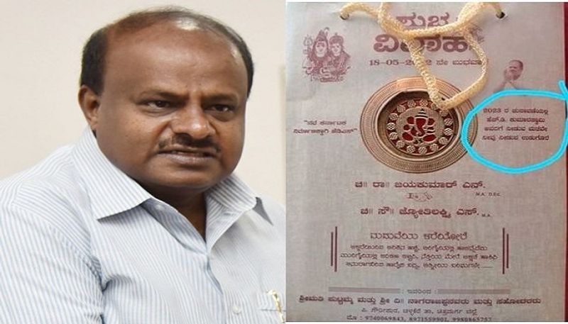 Chitradurga Youth asking Vote For Kumaraswamy In His marriage invitation Card rbj