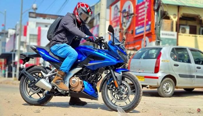 Bajaj Pulsar 250 Caribbean ब्लू कलर में हुई इंडिया में हुई  लॉन्च, डिजाइन ऐसा जो बना दे दीवाना 