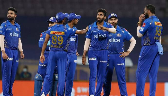 KKR vs MI- বুমরার আগুনে বোলিংয়ে ধরাশায়ী কেকেআরের মিডল অর্ডার, মুম্বইয়ের লক্ষ্য ১৬৬