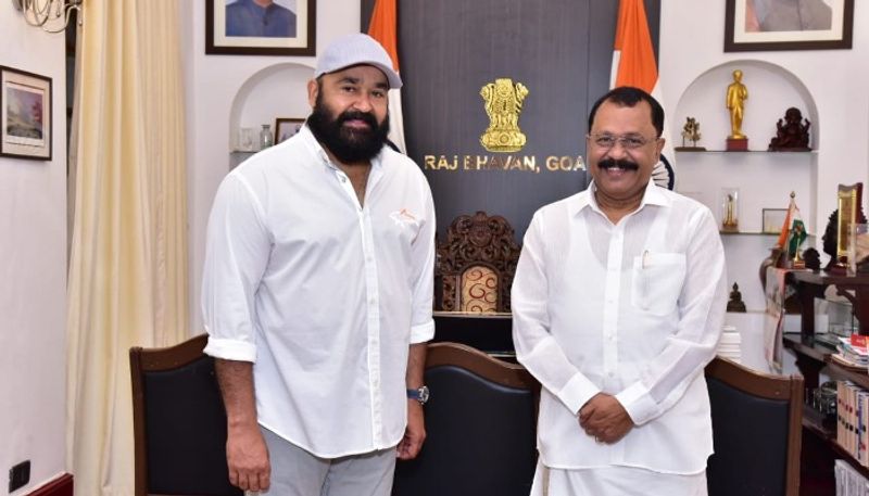 actor mohanlal meets  ps sreedharan pillai