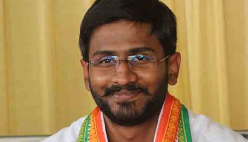 nsui leader venkat balmoor released from chanchalguda jail