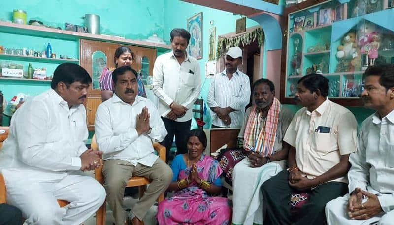 Errabelli visits Kadari Akhil's family in Warangal