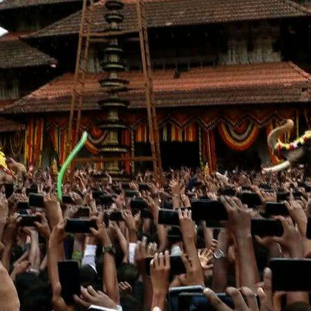 Kerala: Laser lights aimed at elephants during Thrissur Pooram, alleges Paramekkavu Devaswom