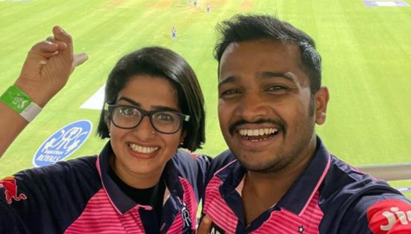 IPL 2022 Malayalam film director Basil Joseph and wife in Rajasthan Royals jersey photo viral