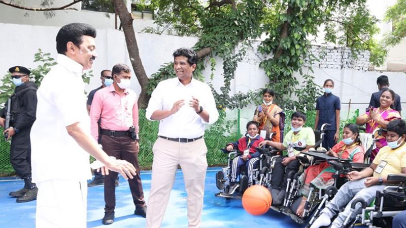 Special school for muscular children .. Chief Minister opened the vehicle