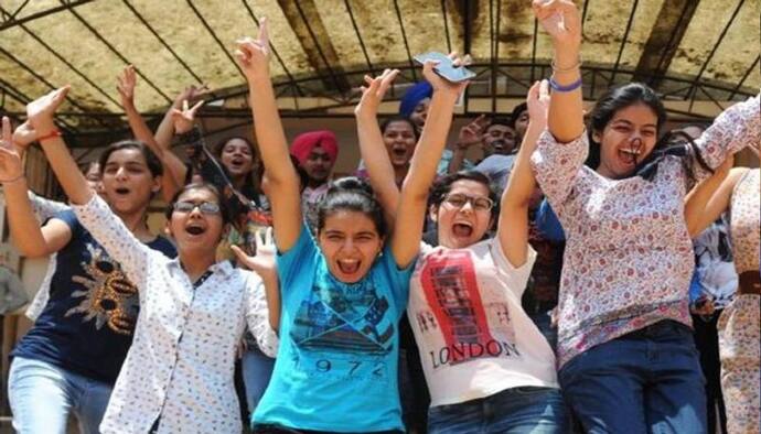 CGBSE Result 2022: छत्तीसगढ़ रिजल्ट में लड़कियों ने मारी बाजी, 10वीं टॉपर 5 में 4 बेटियां, देखें टॉपर्स लिस्ट