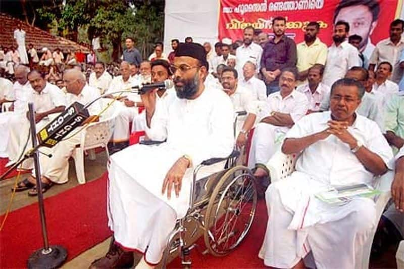 five iconic visuals that rewrite Kerala election history part 4  Pinarayi Vijayan  shares dais with Madani