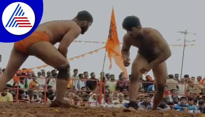 Wrestling competition Held in Hubballi During Anjaneya Swamy Fair grg