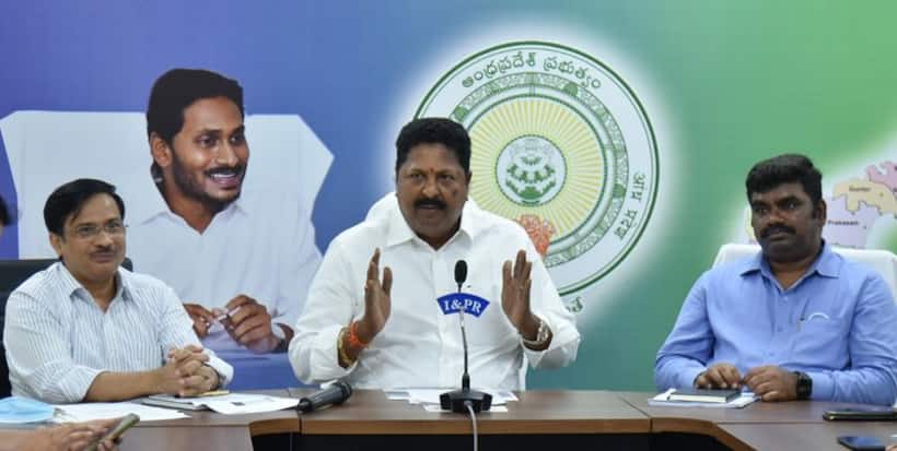 Cyclone Michaung : ఏపీలో తుఫాన్ బీభత్సం.. కౌలు రైతులకు ఆందోళన వద్దు , ప్రతి గింజా కొంటాం : మంత్రి కారుమూరి