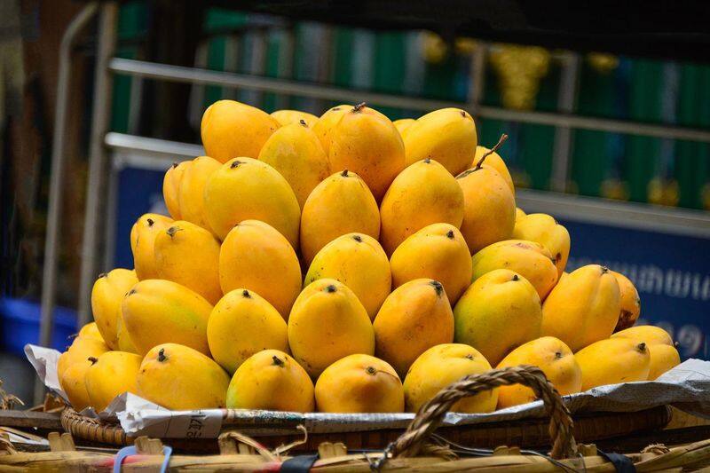 Mangoes On EMI This Pune Trader Wants To Make Alphonso Aam Affordable