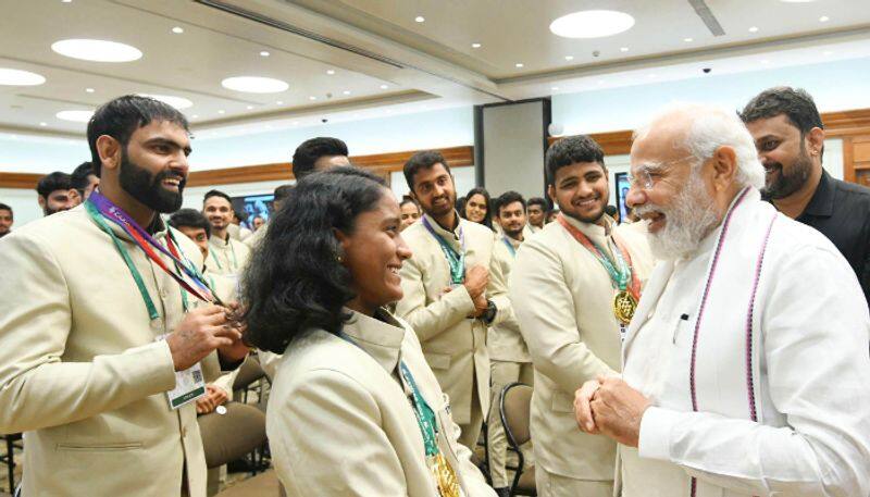 PM Narendra Modi hosts India Deaflympics stars