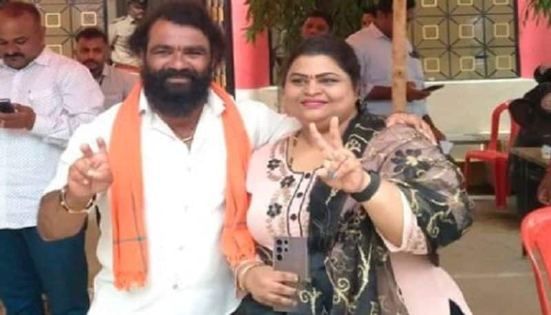 BJP Couple Wins In davangere City corporation By Poll rbj 