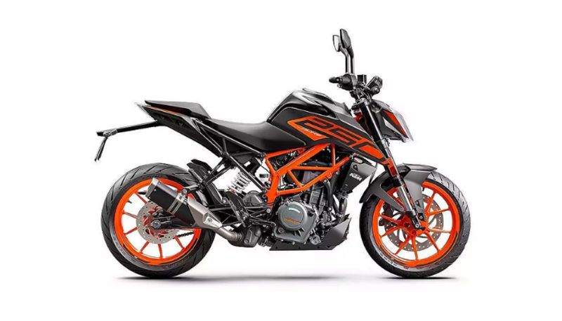 KTM 250 Duke gets new all black color scheme