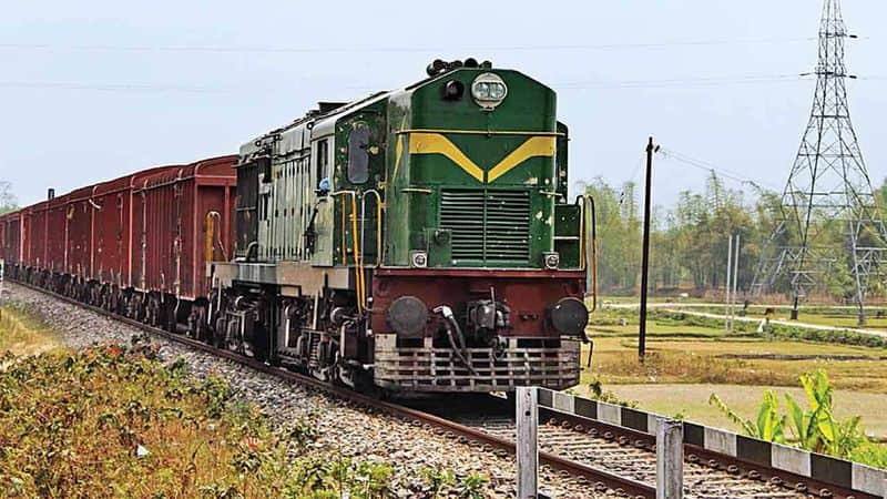 train dash to lorry in bidar gvd