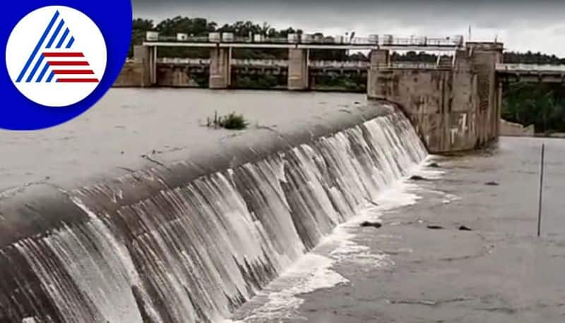 Tourists flock to admire the beauty of Suvarnavati reservoir Chamarajanagar hls 