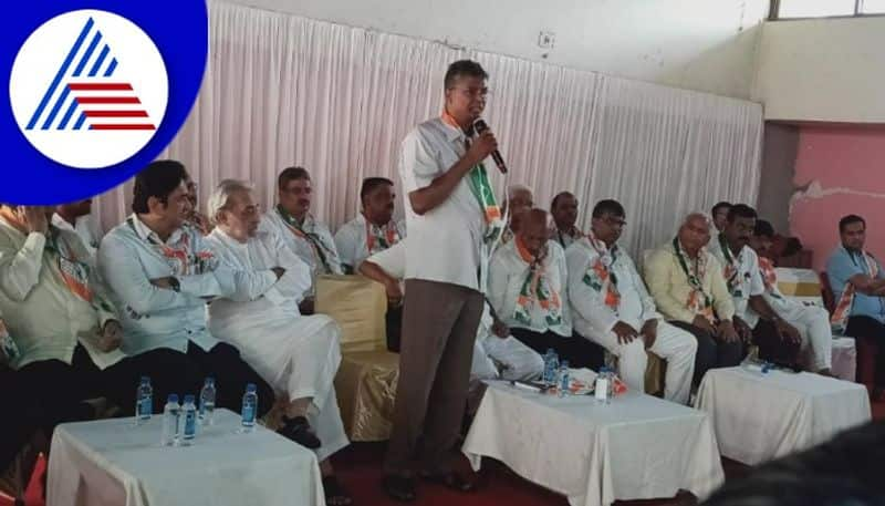 Satish jarkiholi held a congress Party meeting in belagavi about MLC Election gow