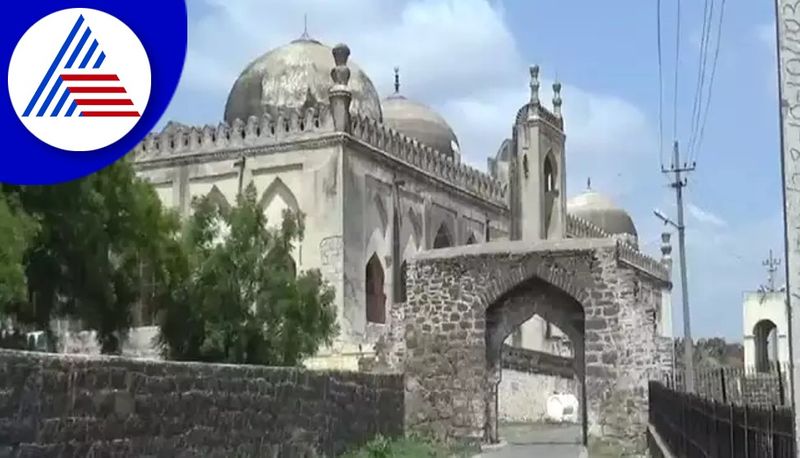 Temple Controversy Extends In Karnatakas Kalaburagi Bahmani Fort gvd